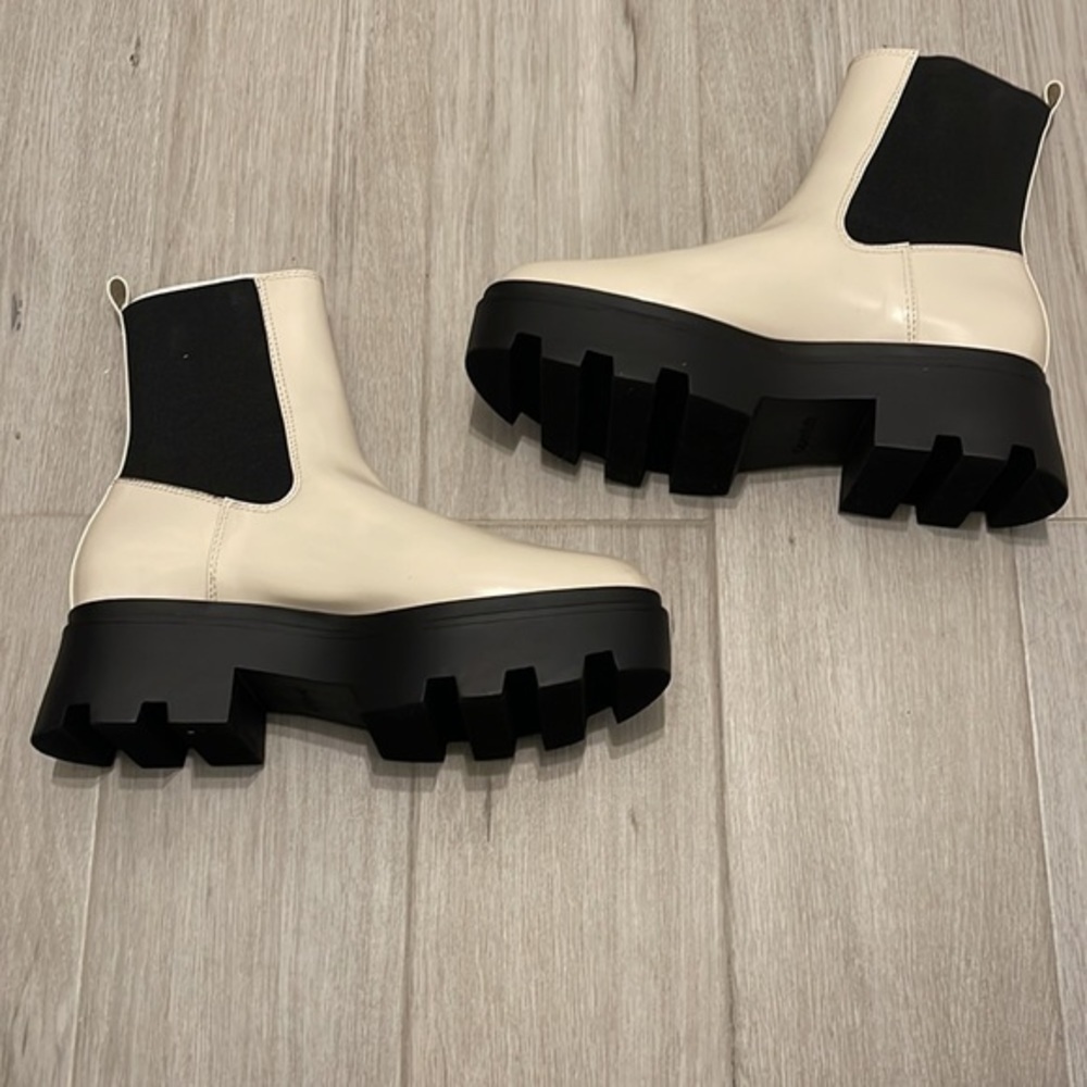 Chelsea Boot - Picture 6 of 6